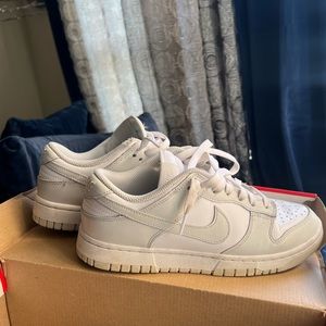 Wmns Dunk Low “Photon Dust”